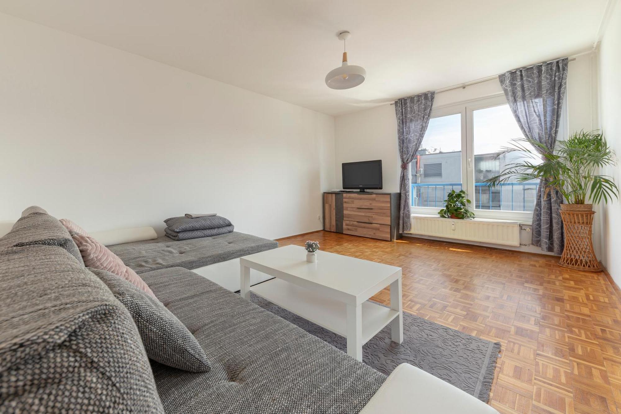 Cosy And Bright Apartment Любляна Екстериор снимка